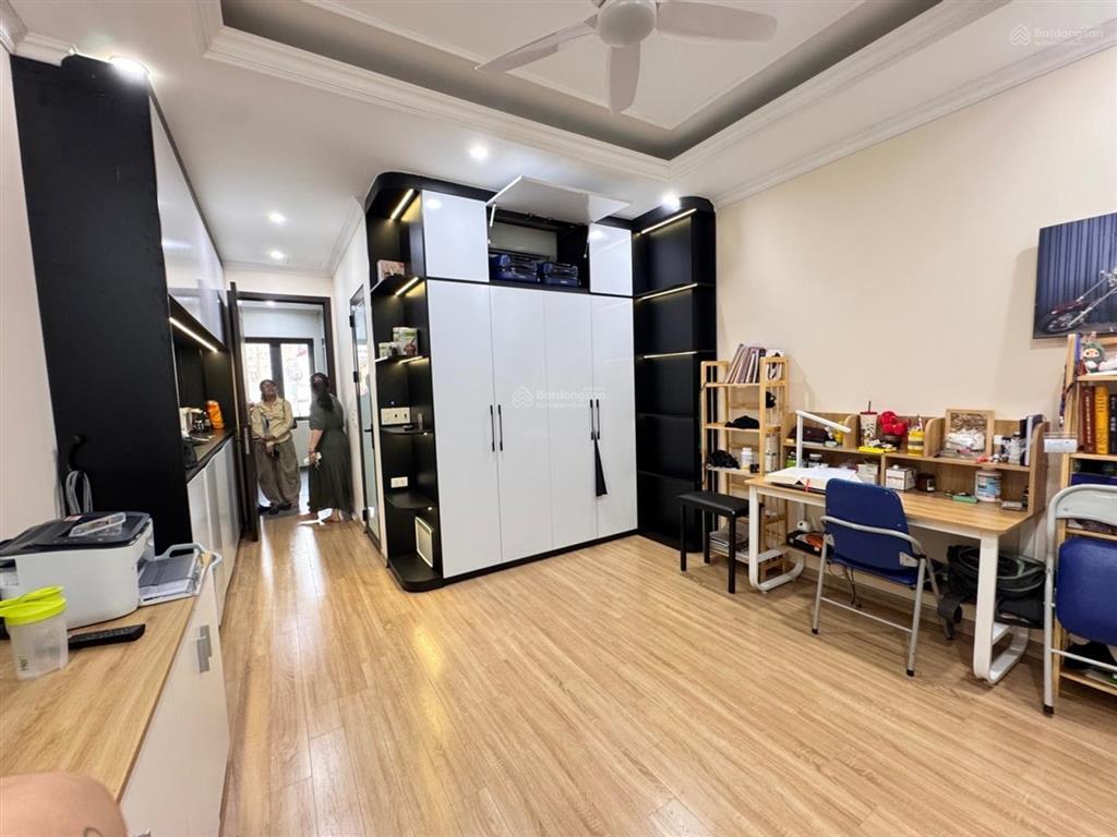 Bán căn 56m²mặt tiền 4m 7 tầng thang máy 18.1 tỷ ngọc đại đại mỗ nam từ liêm otô 7 chỗ vào nhà