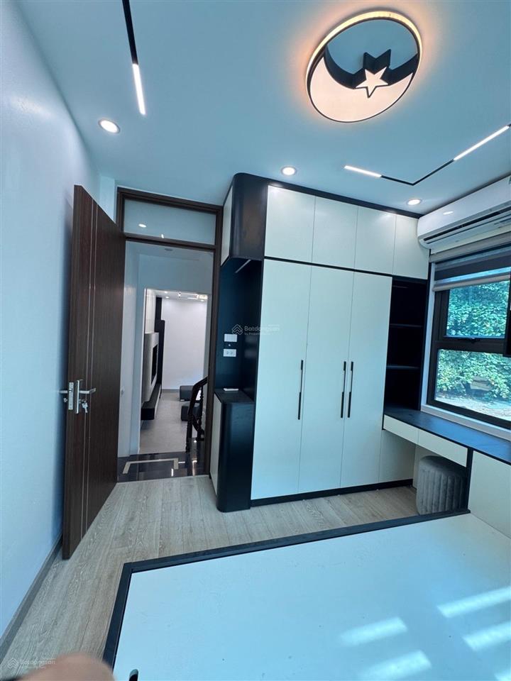 Trung tâm văn quán nhà 5 tầng 35m2 8.2 tỷ căn góc 3 thoáng dân xây chắc chắn full nội thất