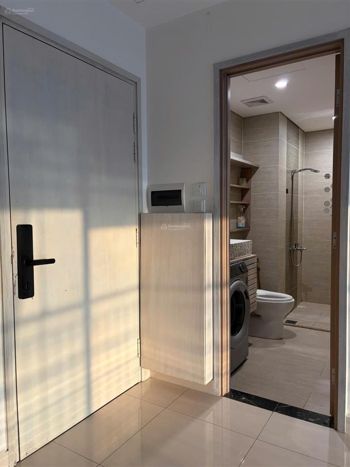 Bán gấp căn 1pn+ vinhomes grand park sẵn sổ nhà trống giá 2ty 550tr bao thuế phí sang tên