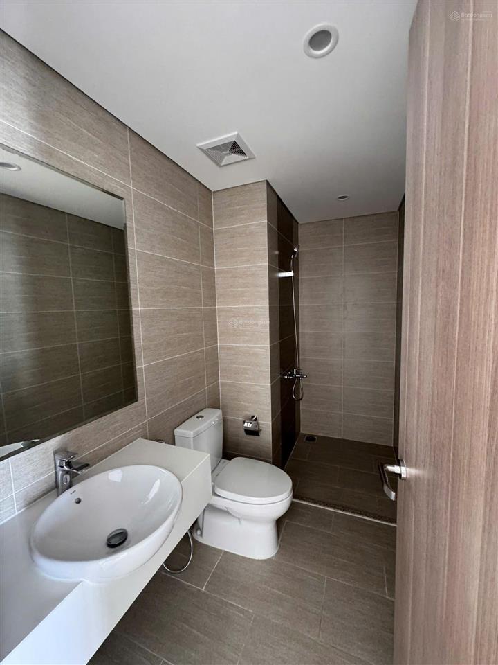 Bán lỗ căn 1pn+ vinhomes grand park diện tích 47m2 giá gốc 2.8ty bán 2.6ty bao hết . 0941 761 ***