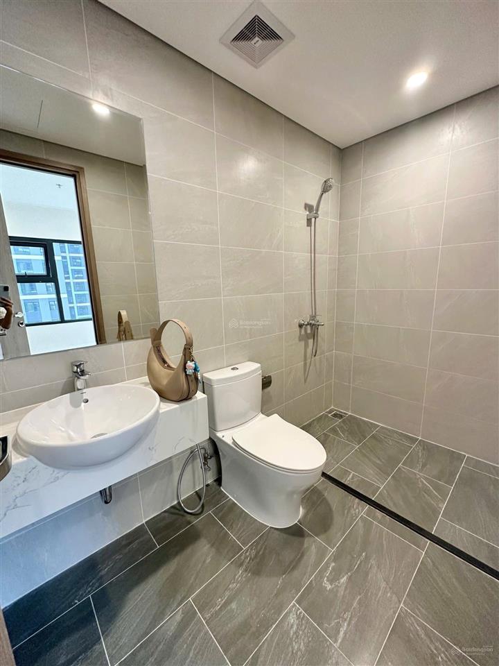 Bán gấp căn 2pn 2wc the beverly solary diện tích 59m2 giá 3.3ty bao thuế phí  xem nhà .0941 761 ***