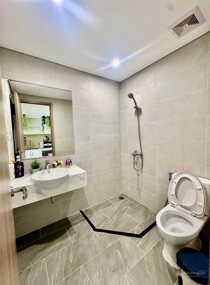 Bán căn studio tòa bs7 vinhomes grand park full nội thất như hình giá 1.9 tỷ bao thuế phí sang tên