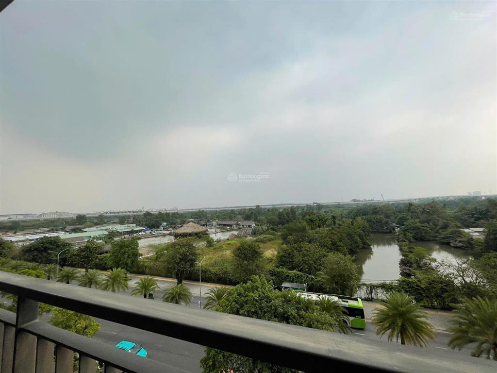 Chủ nhà ngộp ngân hàng nên cần bán căn 2pn vinhomes grand park giá 2,4 tỷ bao thuế phí đã có sổ