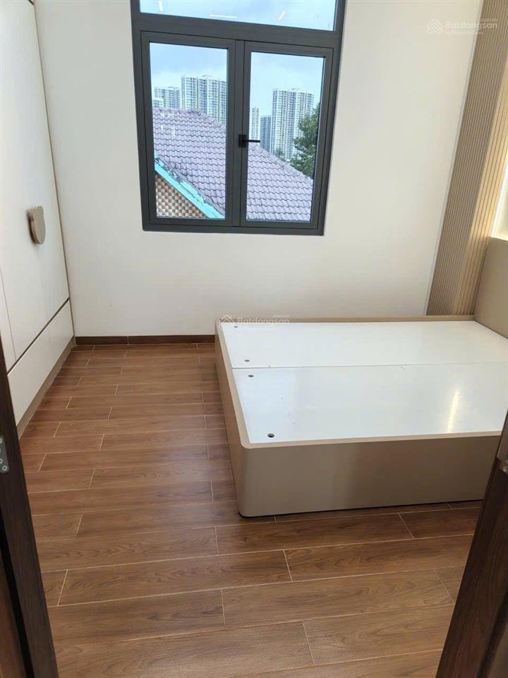 Bán gấp nhà mới xây 1 trệt 1 lửng 2 lầu ngay đường nguyễn xiển quận 9 nội thất như hình giá 6.9ty