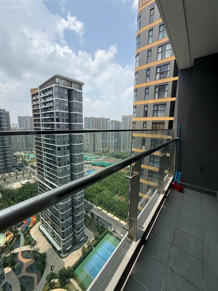 Bán căn 2pn the beverly diện tích 80m2 full nội thất như hình sẵn sổ giá 5.2 tỷ bao thuế bên bán
