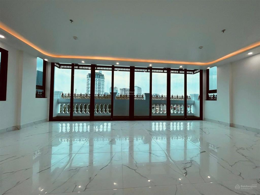 Mặt phố to, vỉa hè cực rộng 194m2 mặt tiền 9m giá siêu hấp dẫn