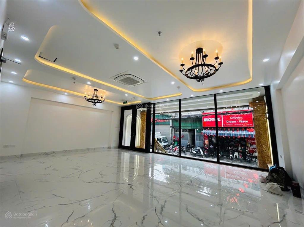 Mặt phố to, vỉa hè cực rộng 194m2 mặt tiền 9m giá siêu hấp dẫn