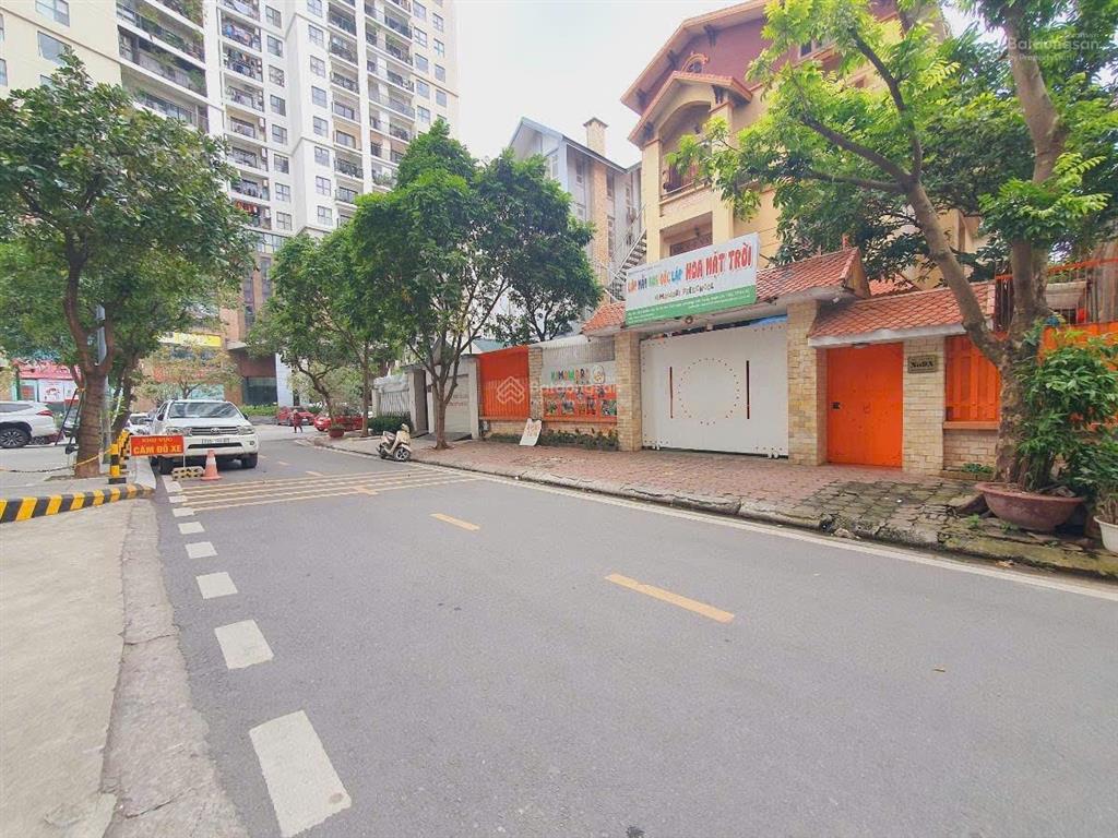 Mặt phố to, vỉa hè cực rộng 194m2 mặt tiền 9m giá siêu hấp dẫn