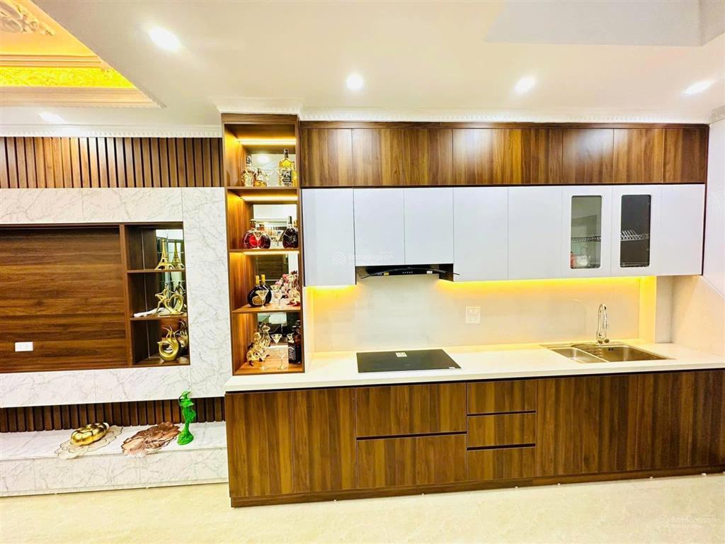 Bán nhà dương quảng hàm 42m ngay ô tô 5 tầng 4 ngủ mới đẹp