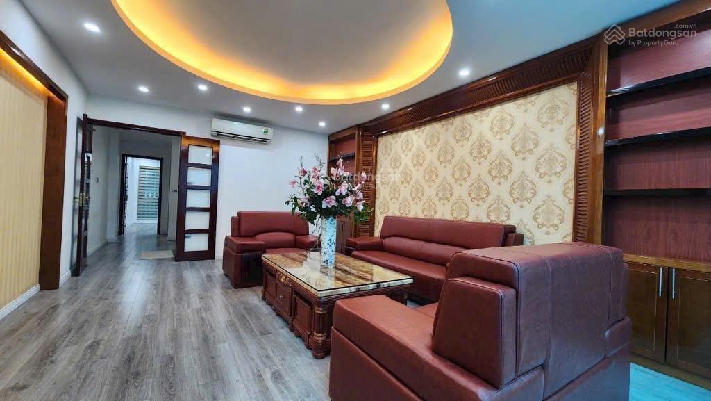 Nhà mặt phố cầu giấy 56m 3 mặt thoáng không quy hoạch giá chỉ 24 tỷ