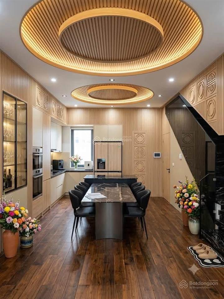 Bán nhà nguyễn khánh toàn 36m2, 6 tầng vuông đẹp chỉ hơn 7 tỷ