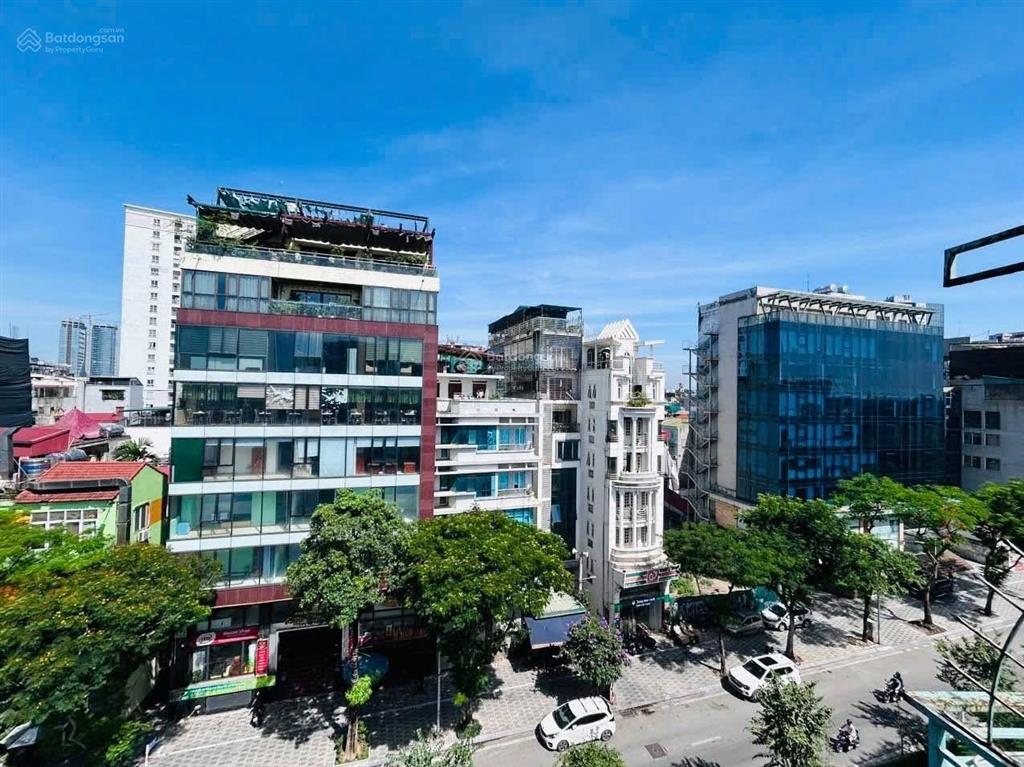 Bán nhà mặt phố chùa láng, 141m giao dịch luôn giá cực rẻ 479 triệu/m