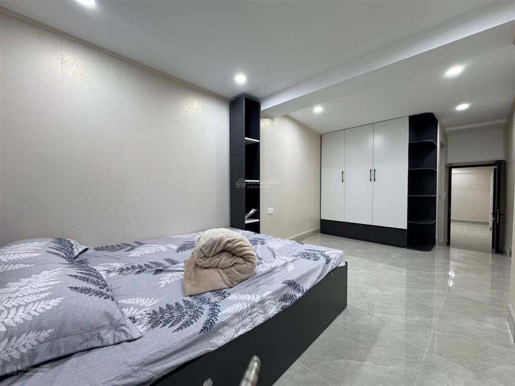 Bán gấp nhà mặt phố nguyễn chí thanh 145 m2, vị trí đẹp giá rẻ 73 tỷ