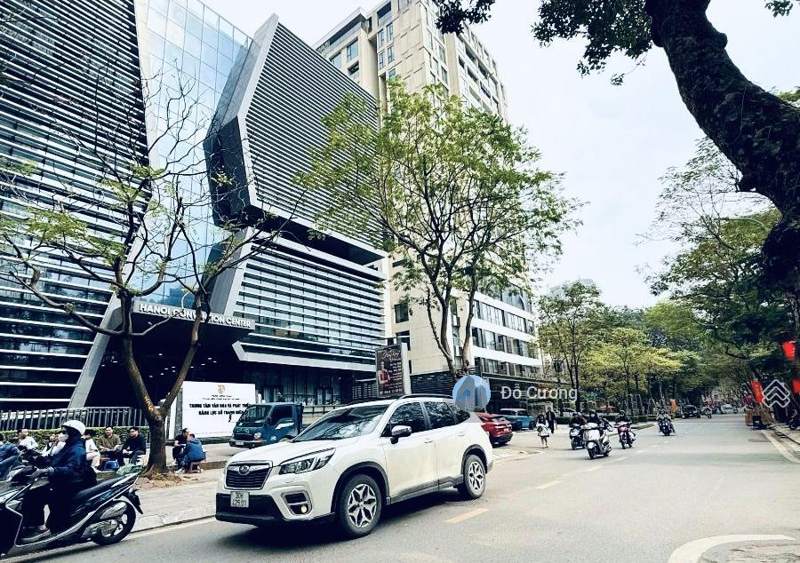 Hot  cần bán tòa nhà văn phòng mặt phố đội cấn  lô góc 4 thoáng  1730m2 x 20 tầng  mặt tiền 40m