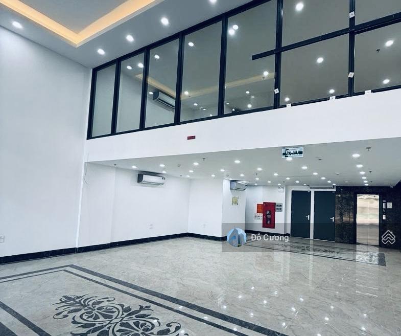 Siêu rẻ  chủ cần bán gấp nhà mặt đường vành đai 2,5  180m2 x 9t mới + mt 9m  lô góc 3 mặt thoáng