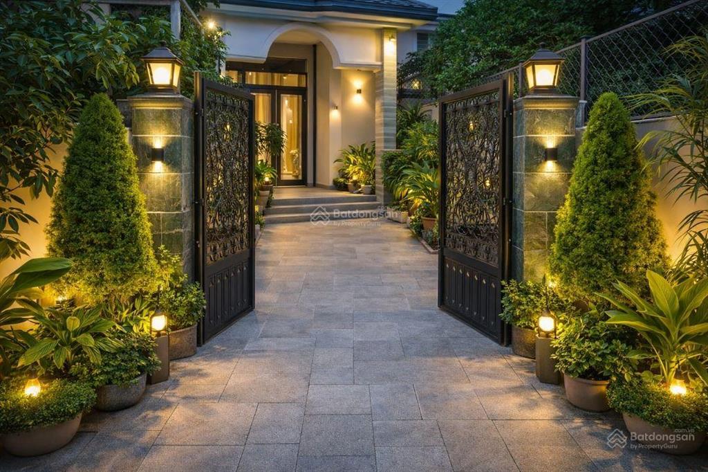 Nhà tôi kiên cố. 68m², 3 tầng, 5 phòng, ngay chợ thới an. chỉ 3tỷ990