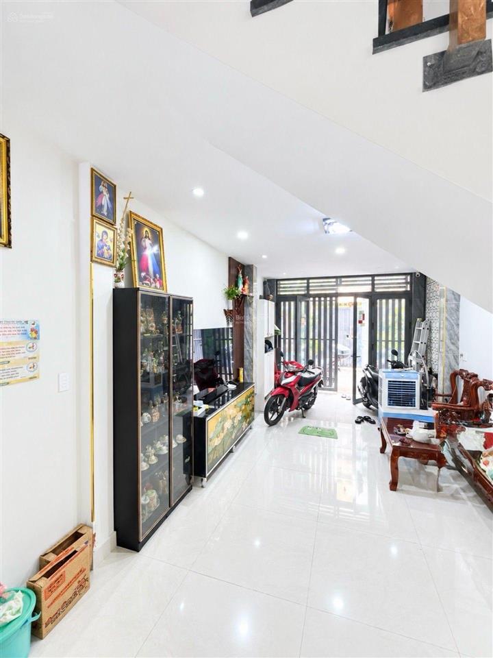 Xe hơi đổ cửa, 48m2, ngay công viên làng hoa gò vấp, nhỉnh 3tỷ