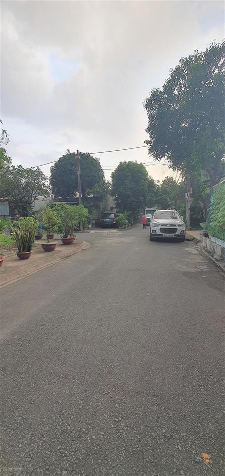 Ngay chợ hiệp thành, nhà 3 lầu 8pn, ngang khủng, 6.5m, ngay công viên, 7 tỷ