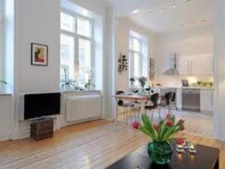 Bán căn hộ chung cư tôn thất thuyết, 2,3 tỷ, 35m2,tặng nội thất. .0981 674 ***