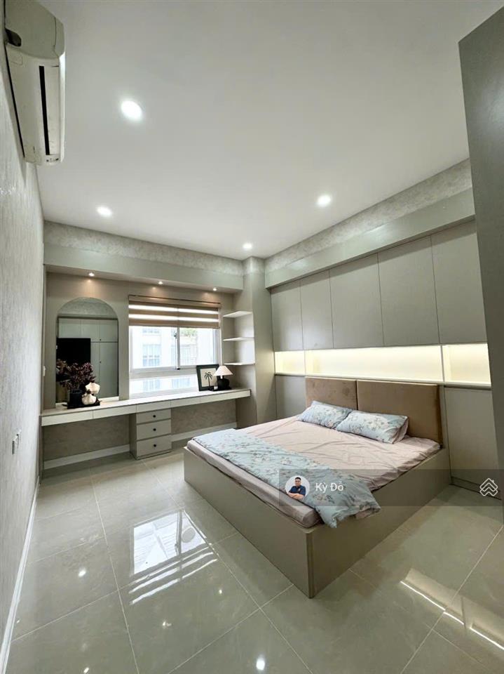 Bán nhanh căn hộ gold view, q. 4, 81m2, 2pn, giá 7.5 tỷ thương lượng.  0932 248 ***