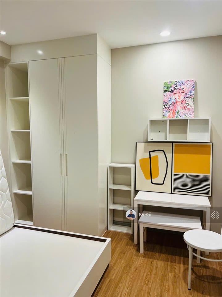 Chính chủ cần bán gấp căn hộ khuông việt, q.tp, 70m2, 2pn , sổ hồng, lầu cao,  0932 248 ***