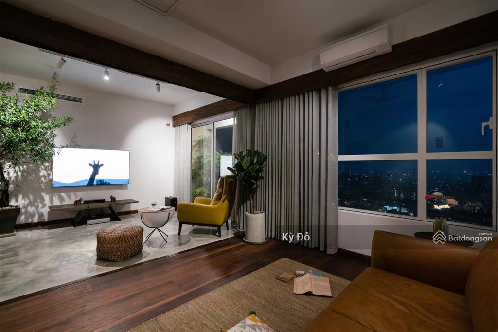 Bán căn hộ chung cư oriental plaza, 106m2, 3pn, giá 5.5 tỷ, sổ hồng.  0932 248 ***