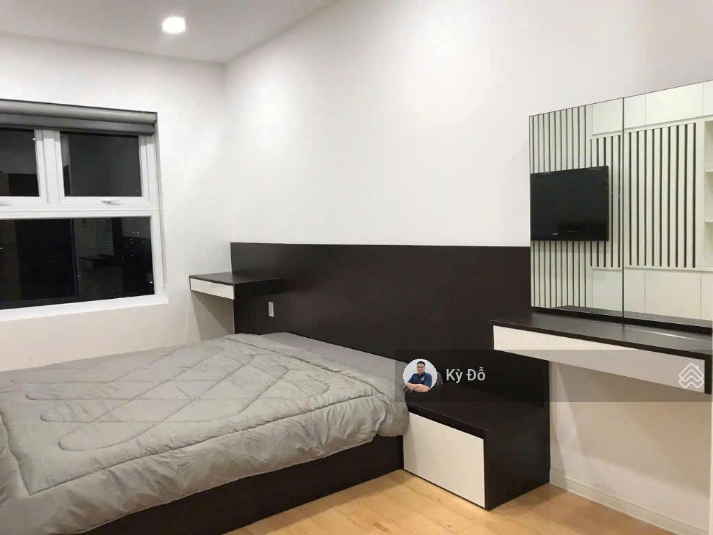 Bán gấp xi grand court, quận 10, 73m2, 2pn, có ban công, sổ hồng, giá 6.9 tỷ,  0932 248 ***