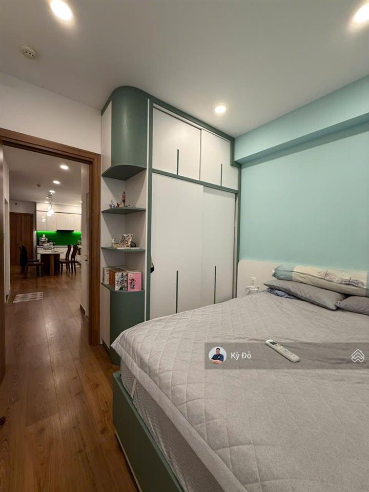 Chính chủ bán căn hộ oriental plaza, 83m2, 2pn, 2wc, giá 4.3 tỷ, sổ hồng,  0932 248 ***