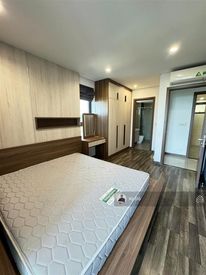 Chủ cần bán gấp căn hộ kingston residence, 80m2, 2pn, giá 7.2 tỷ, sổ hồng.  0932 248 ***