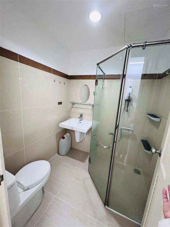 Bán căn hộ sổ hồng view hồ bơi tại c/c era town q7, dt 61m22pn2wc. giá 3 tỷ 1