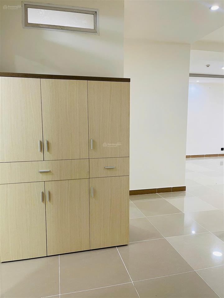 Bán căn góc 107m2  2pn  2wc nội thất cơ bản, lầu cao thoáng mát cc era town quận 7. giá 3 tỷ 650