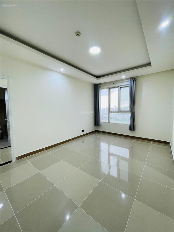 Bán căn góc 107m2  2pn  2wc nội thất cơ bản, lầu cao thoáng mát cc era town quận 7. giá 3 tỷ 650