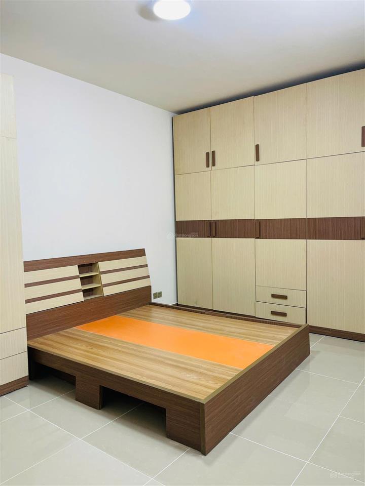 Bán căn góc 107m2  2pn  2wc nội thất cơ bản, lầu cao thoáng mát cc era town quận 7. giá 3 tỷ 650