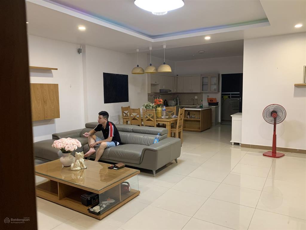 Bán căn góc c/c era town, quận 7, dt 147m2  3pn  4wc full nội thất cao cấp. giá 4 tỷ 6