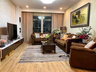 Bán căn hộ 130m2 ,2 ngủ ,hướng đông nam,tầng trung nội thất đẹp, mandarin hoàng minh giám