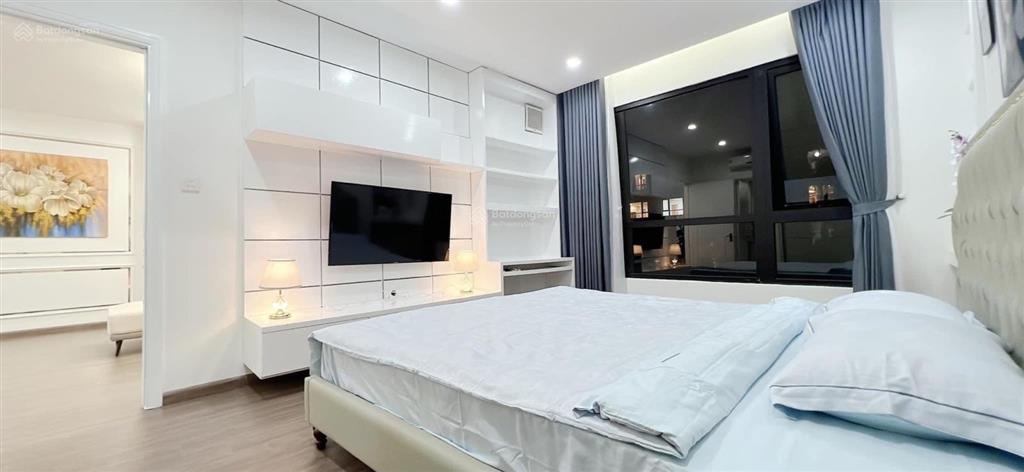 Bán căn hoa hậu 3 ngủ ,127m2 nội thất mới đẹp tại vinhomes nguyễn chí thanh. giá chỉ 18tỷ