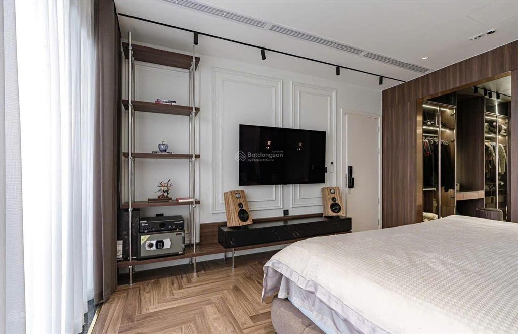 Chính chủ bán căn góc 4pn3wc, 161m2 brg diamond residence, nội thất đẹp, tầng trung , hướng mát