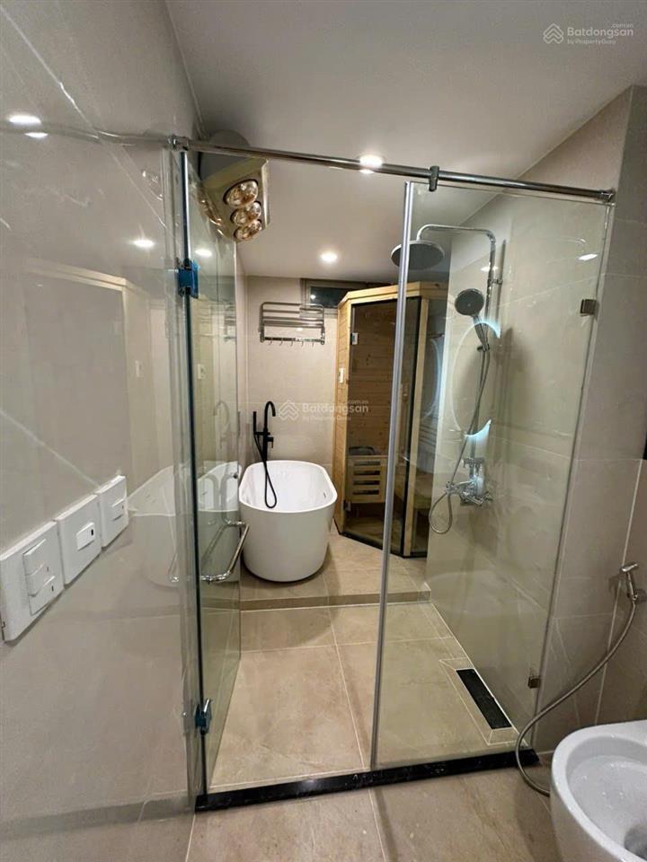 Chính chủ cần bán gấp căn hộ 172m2, 3 phòng ngủ,2wc tại mandarin hoàng minh giám. giá 120 triệu/m2