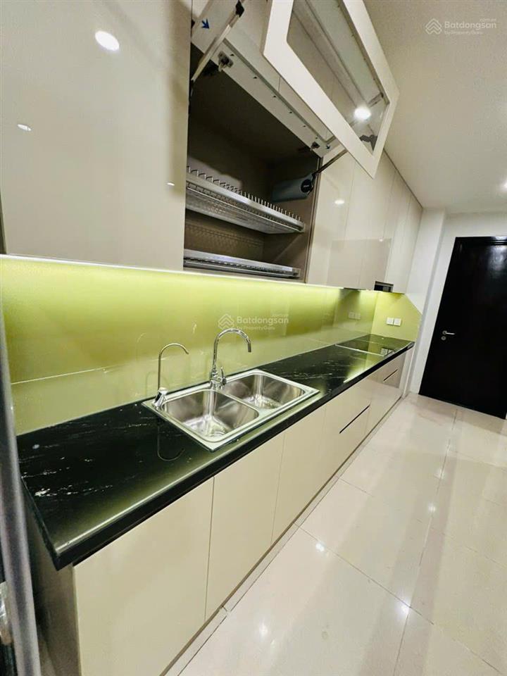 Chính chủ cần bán gấp căn hộ 172m2, 3 phòng ngủ,2wc tại mandarin hoàng minh giám. giá 120 triệu/m2