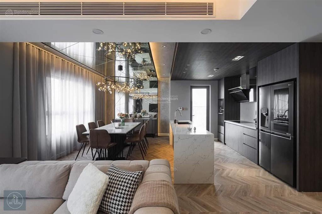 Chính chủ cần bán căn 4 ngủ hoa hậu, 146m² tòa m3 vinhomes metropolis, view hồ tây. giá chỉ 34 tỷ