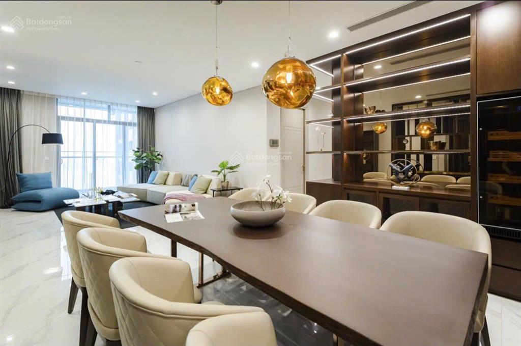 Bán căn 115m2 ,3 ngủ nội thất đồ đẹp,tầng trên 22,hướng đông nam giá 24tỷ tại vinhomes metropolis