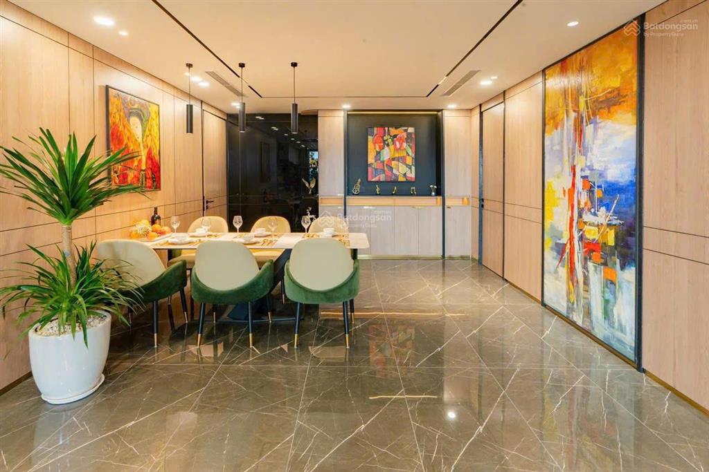 Cần bán gấp căn hộ 180m², 4 ngủ full đồ đẹp, tại green diamond  93 láng hạ
