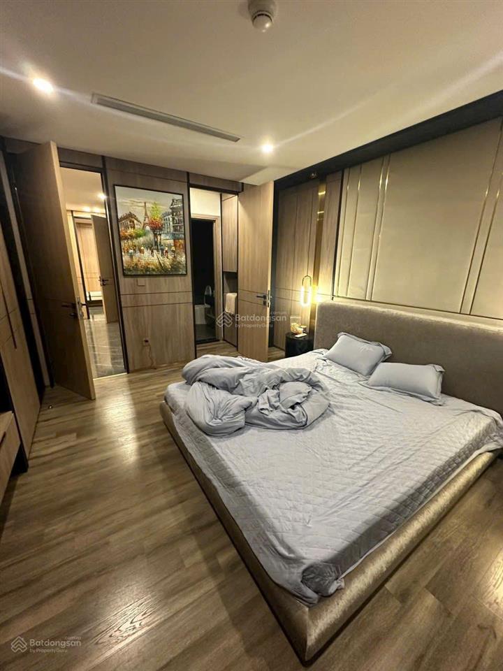 Cần bán gấp căn hộ 180m², 4 ngủ full đồ đẹp, tại green diamond  93 láng hạ