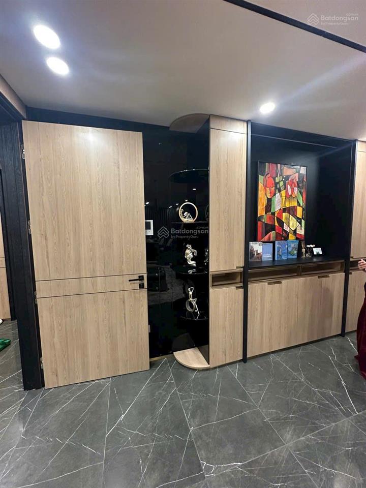 Cần bán căn hộ 140m², 3 ngủ tầng trung, full đồ đẹp, tại green diamond  93 láng hạ, sổ lâu dài