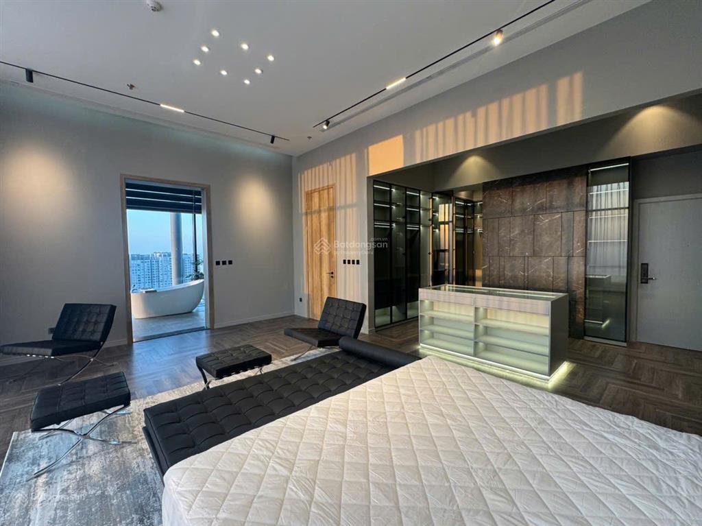 Bán penthouse 382m2, 5 ngủ, nội thất đẹp, view cực đẹp tại lancaster luminaire, đống đa. giá 5x tỷ