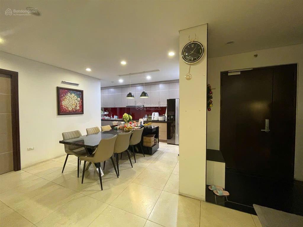 Chính chủ bán căn 130m2,sửa 3 ngủ,nội thất đẹp, hướng mát tại mandarin hoàng minh giám.giá 114tr/m2