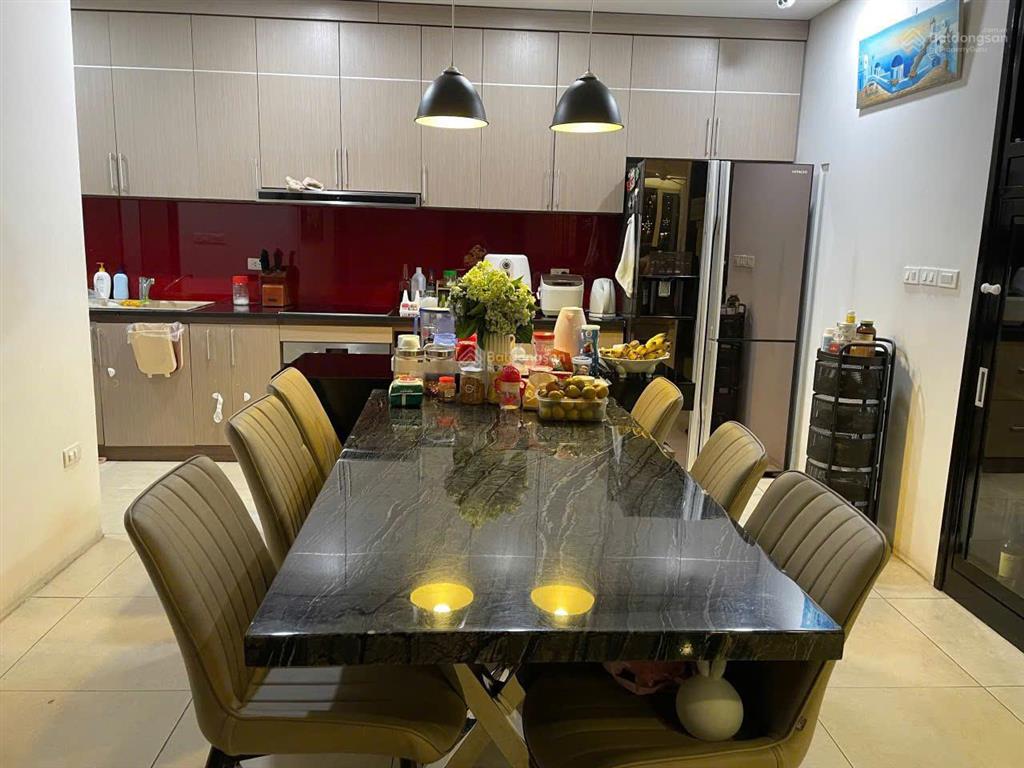 Chính chủ bán căn 130m2,sửa 3 ngủ,nội thất đẹp, hướng mát tại mandarin hoàng minh giám.giá 114tr/m2