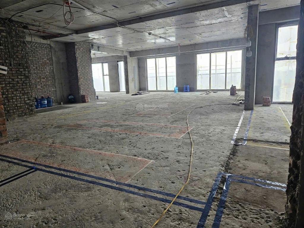 Chính chủ bán căn penthouse thô 361m2 tại hong kong tower,đống đa. sổ đỏ chính chủ,giá rẻ hơn 30 tỷ