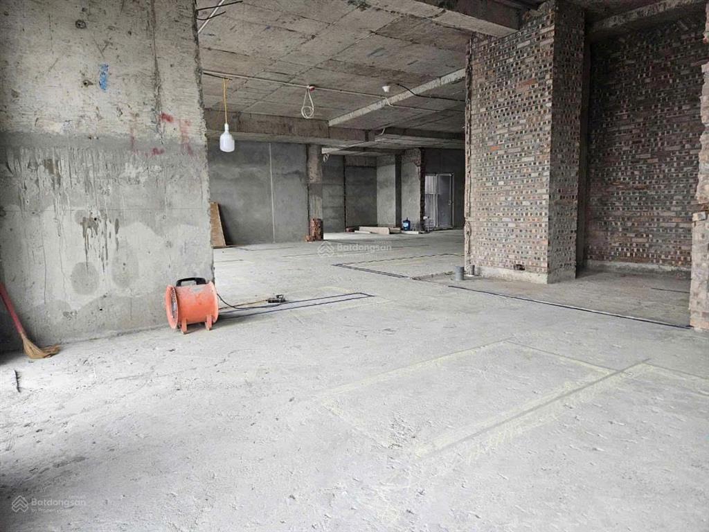 Chính chủ bán căn penthouse thô 361m2 tại hong kong tower,đống đa. sổ đỏ chính chủ,giá rẻ hơn 30 tỷ