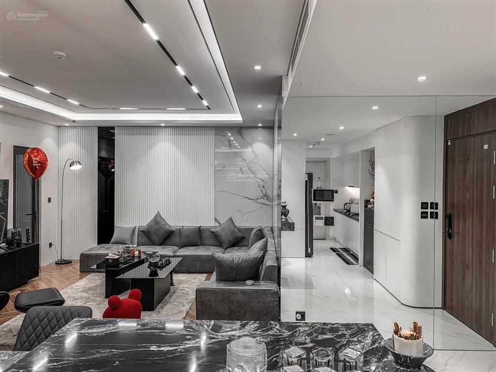 Căn hộ park home  1 thành thái 2 ngủ  2 vs, dt 85m2, hướng mát, có lốt ô tô, mua bán trực tiếp